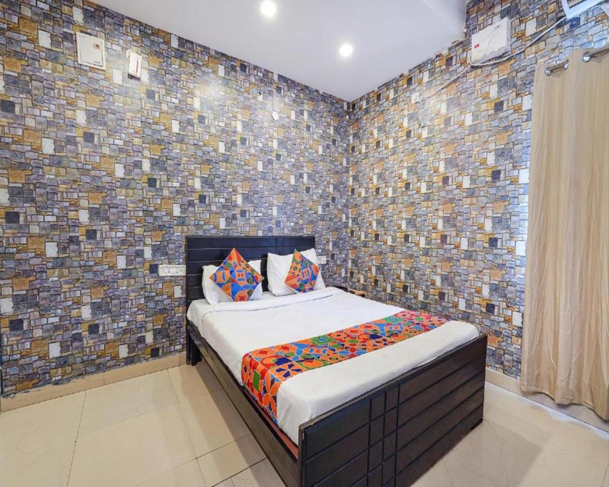Fabexpress Kings Suites I Bangalore Bagian luar foto