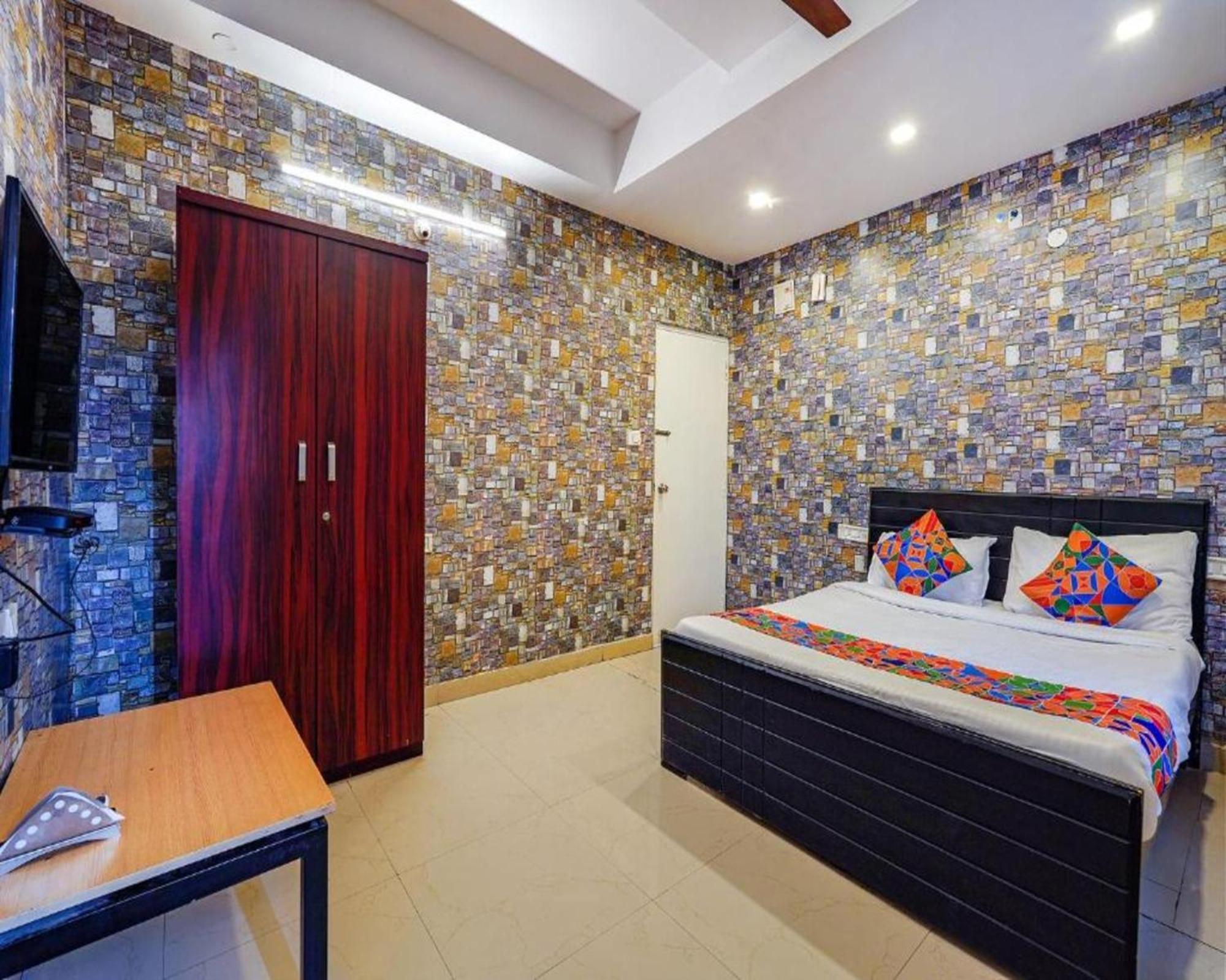 Fabexpress Kings Suites I Bangalore Bagian luar foto