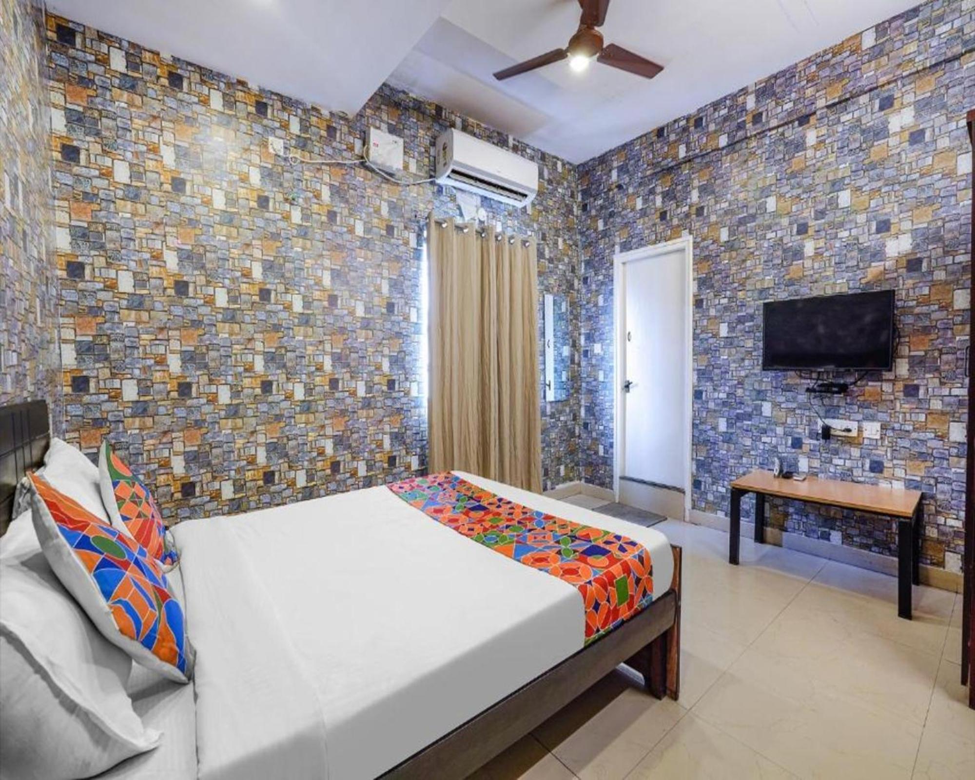 Fabexpress Kings Suites I Bangalore Bagian luar foto