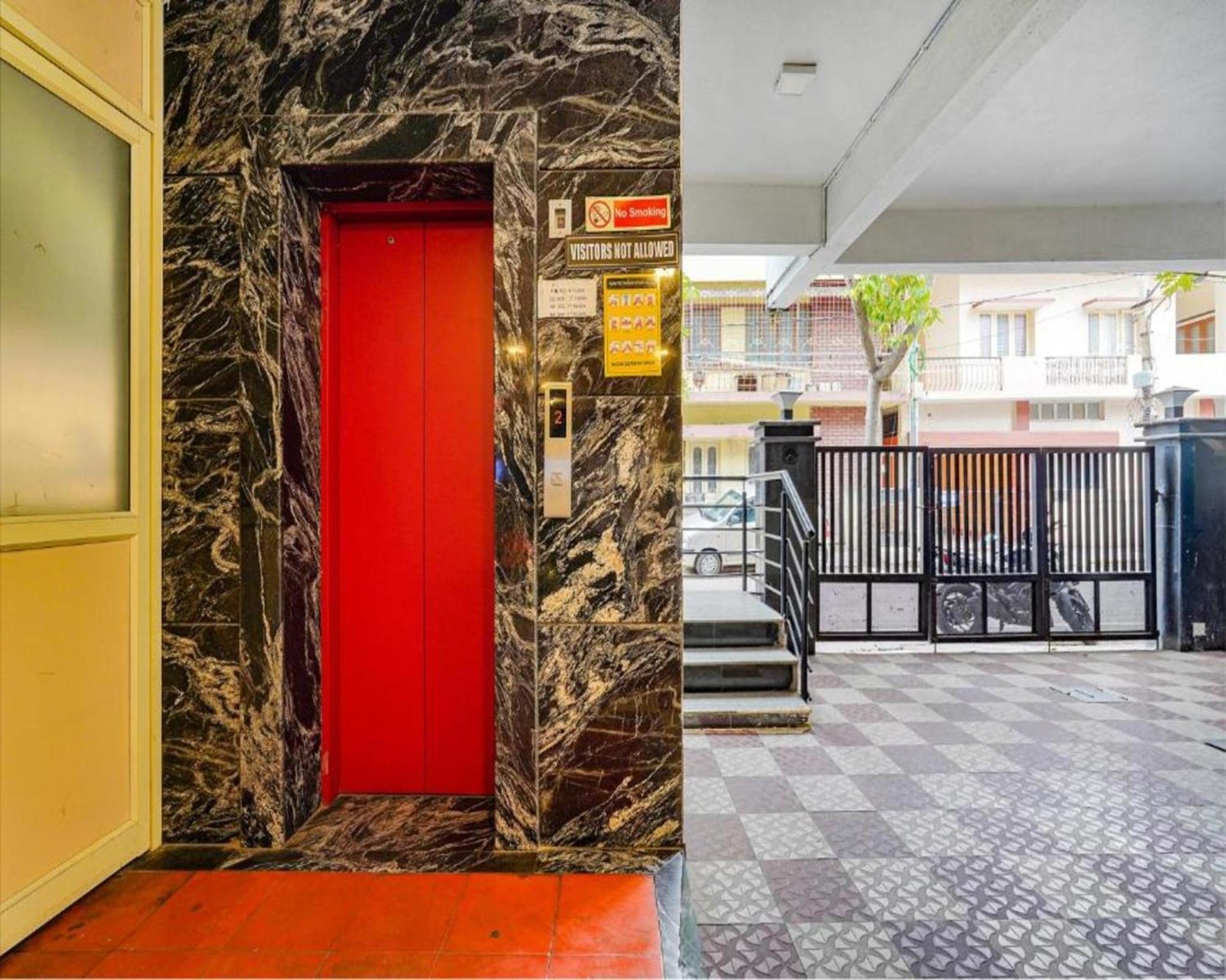 Fabexpress Kings Suites I Bangalore Bagian luar foto