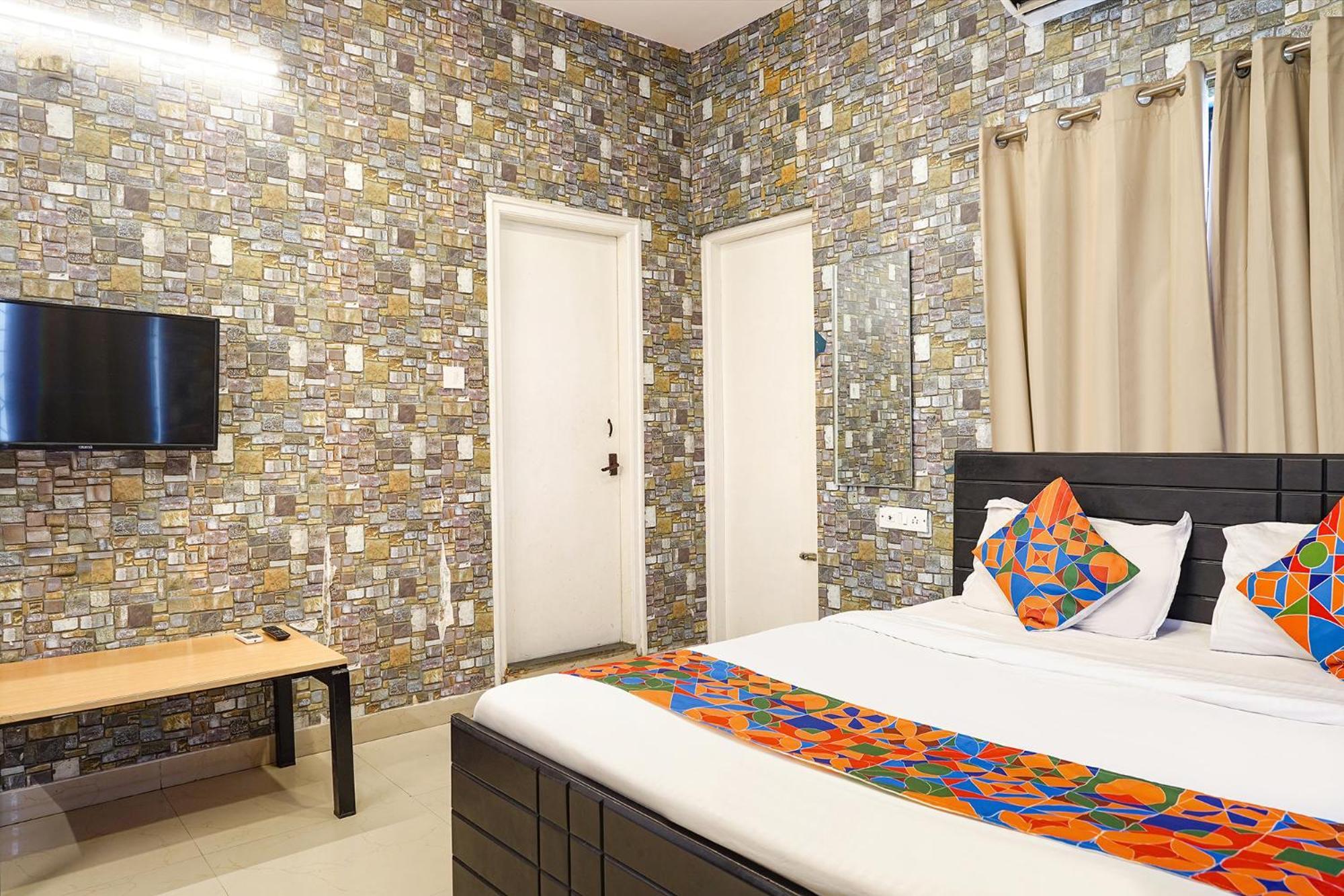 Fabexpress Kings Suites I Bangalore Bagian luar foto
