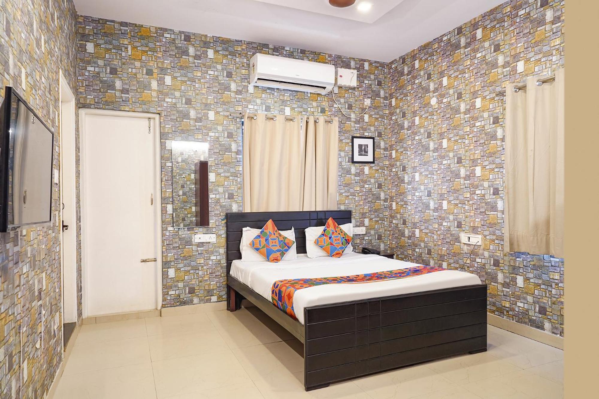 Fabexpress Kings Suites I Bangalore Bagian luar foto